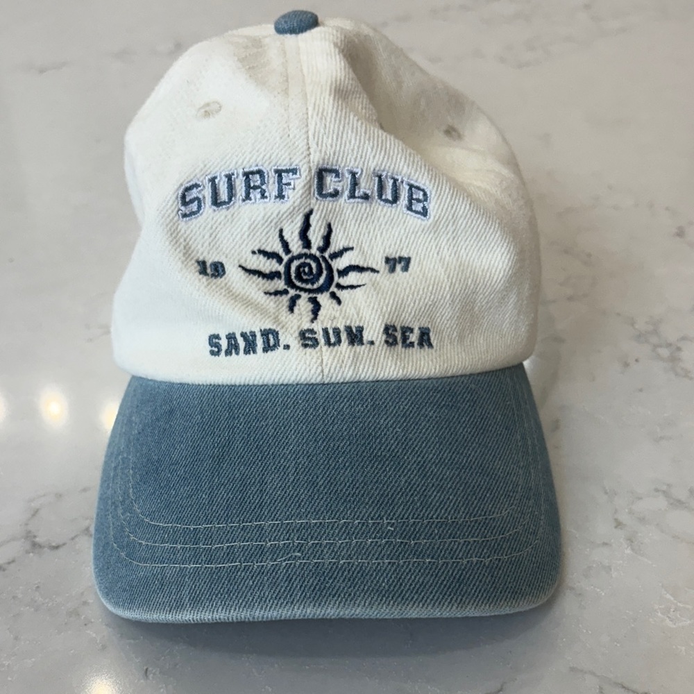 NWOT American Eagle hat!